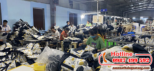 hoạt động sản xuất túi giữ nhiệt tại nhà máy Ninh Bình